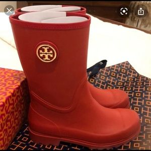 Tory Burch red rain boots!